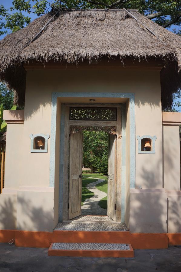 Kuda Laut Bungalows & Diving ペムテラン エクステリア 写真